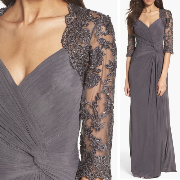 La FemmeRuched TwistColumn Gown size 6